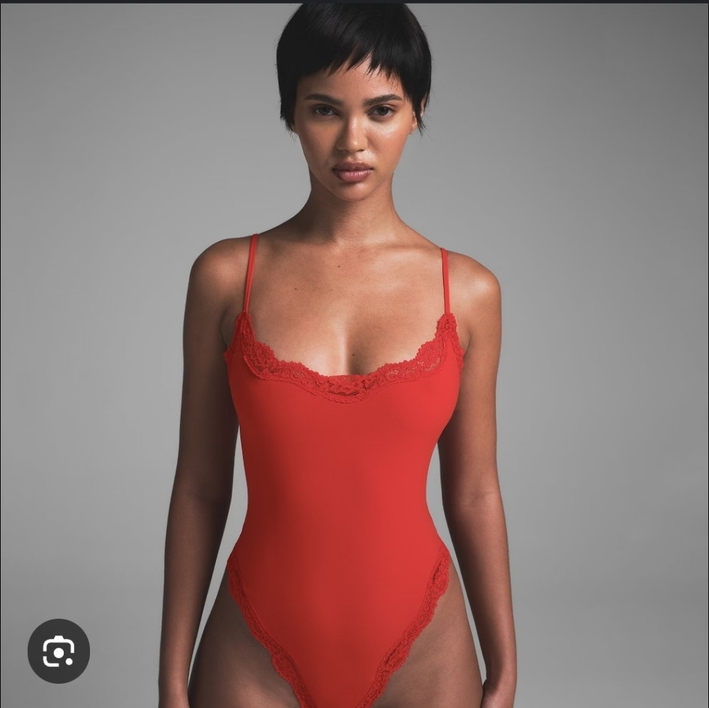 Skims Fits Everybody Lace Cami Cayenne